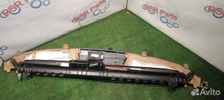 Шторка багажника Toyota Crown Majesta UZS186