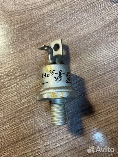 Тиристор высокочастотный тч25-8