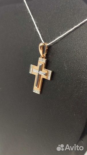 Золотая подвеска с камнем