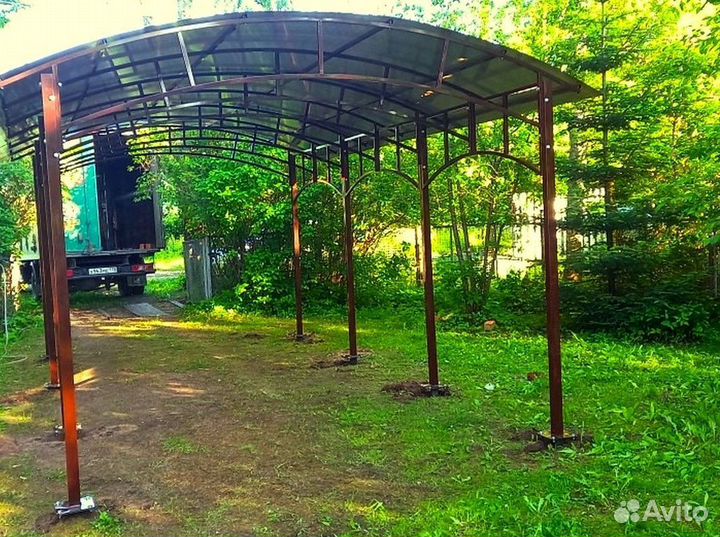 Навес для автомобиля из поликарбоната