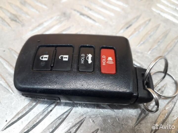 Ключ зажигания Toyota Camry