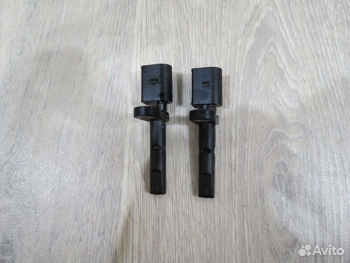 Датчик ABS задний Audi Q7 4M