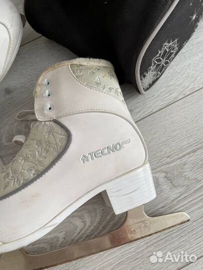 Коньки фигурные женские