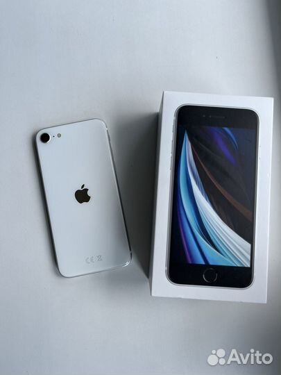 iPhone SE, 64 ГБ