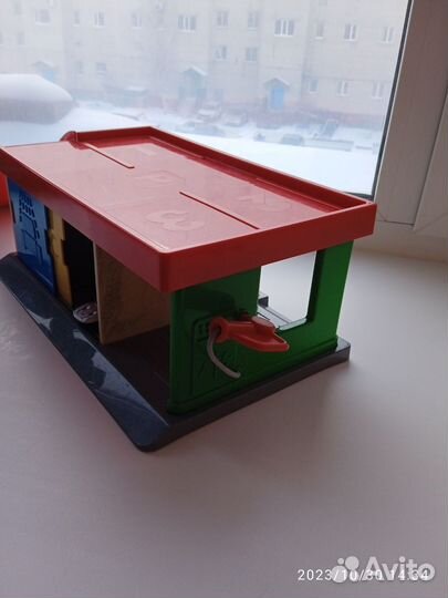 Детский гараж для машинок