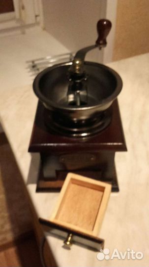 Кофемолка жерновая ручная