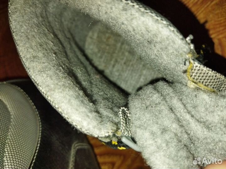 Лыжные ботинки