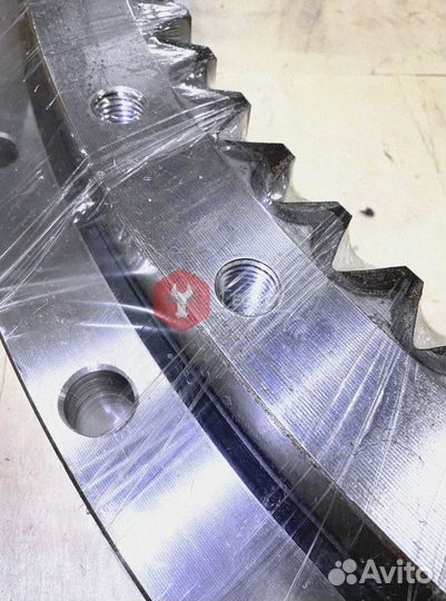 Поворотный круг Hitachi ZX350-3