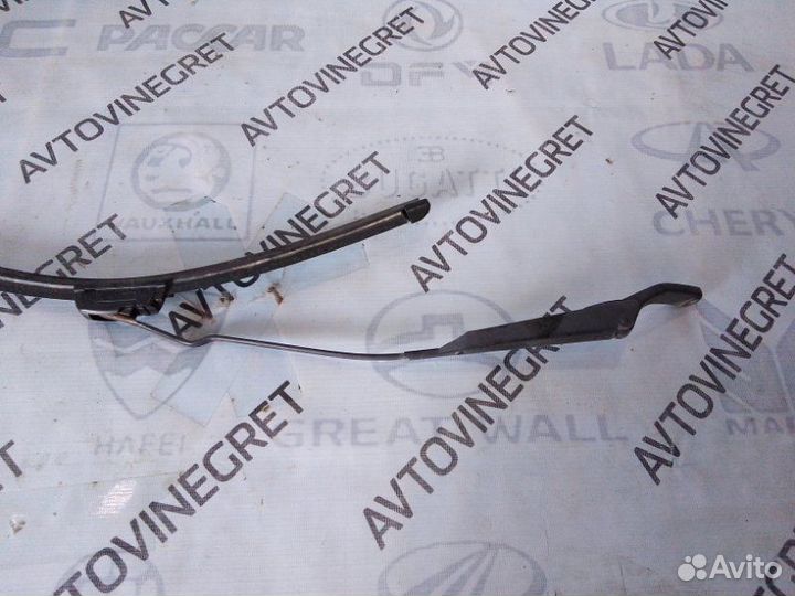 Поводок дворника передний Chevrolet Niva