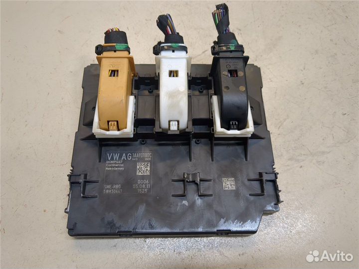 Блок управления бортовой сети Volkswagen Passat 7