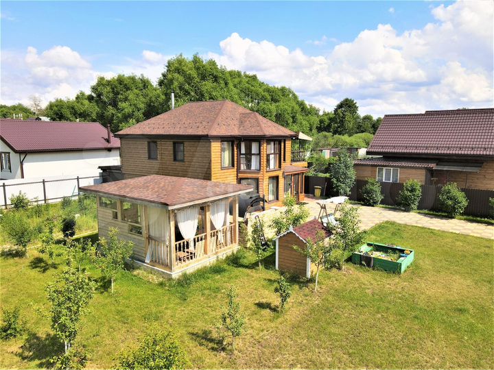 Дом 223 м² на участке 12 сот.