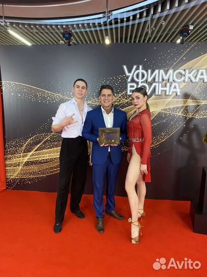 Ведущий, певец, тамада