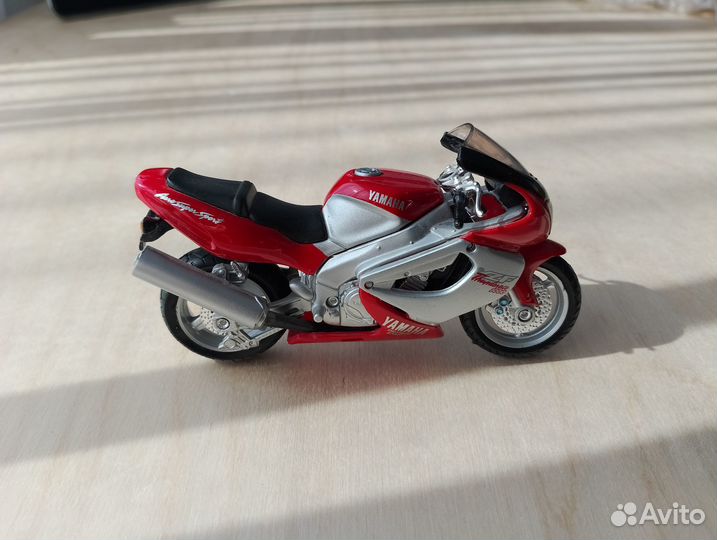 Yamaha YZF Thunderace 1000