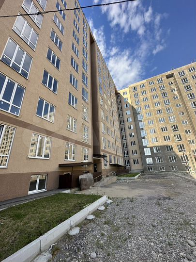 2-к. квартира, 74 м², 8/10 эт.