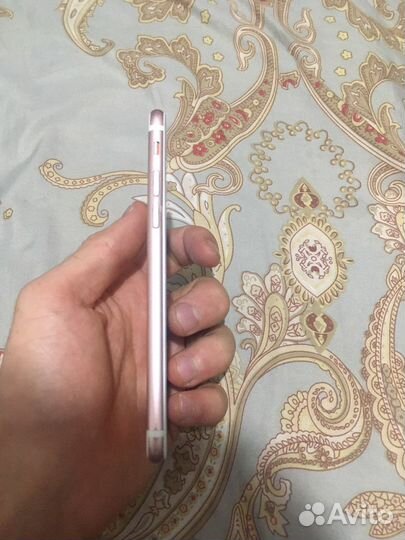 Телефон iPhone 6s