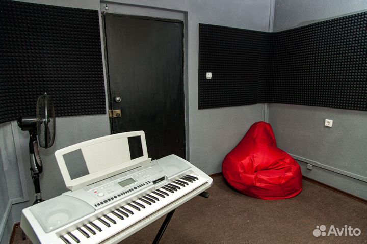 Аренда кабинета для уроков вокала, гитары, скрипки