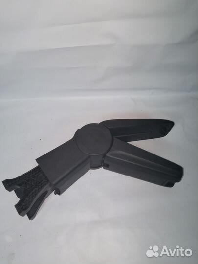Подлокотник Skoda Rapid 1