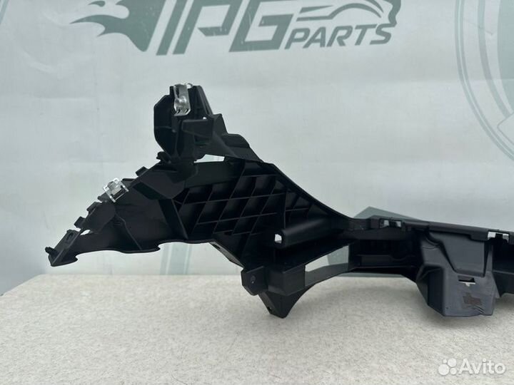 Рамка фары левая Mercedes Gl X166