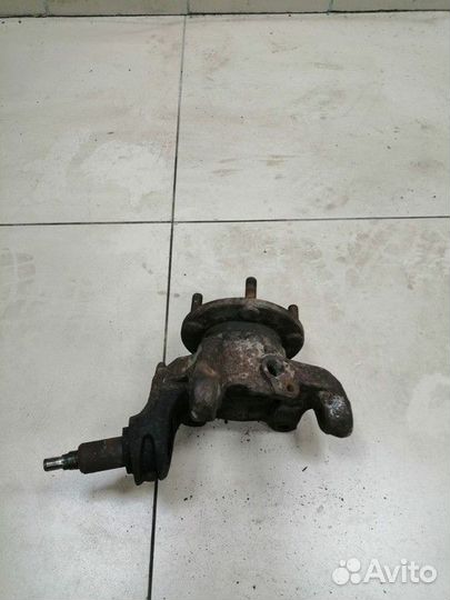 Кулак поворотный передний правый Nissan Primera