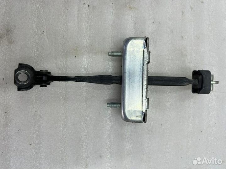 Ограничитель двери передний Toyota Camry V70/V75