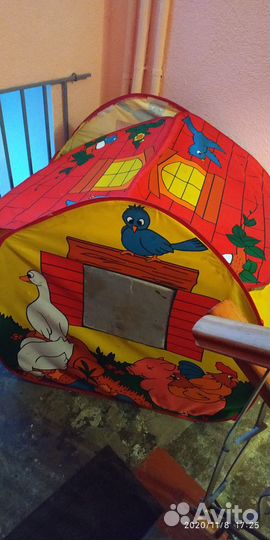 Домик детский яркий интересный