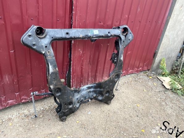 Подрамник передний Инфинити куикс 60 J 50