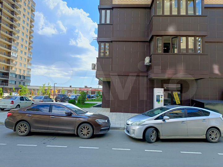 Угловое помещение на 1-м этаже, 46,8 м2