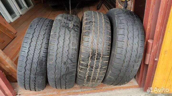 Hankook Radial RA08 215/65 R17 104T