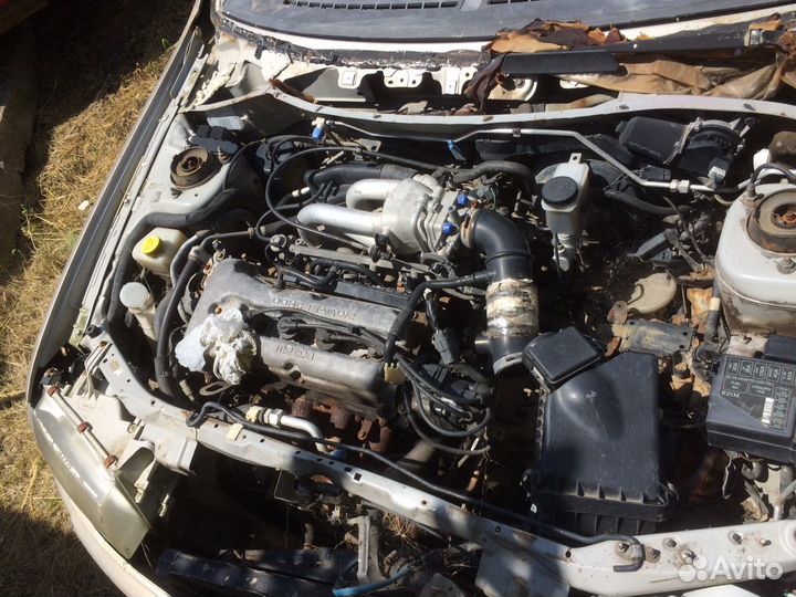 Продаю мазда 323 по запчастям