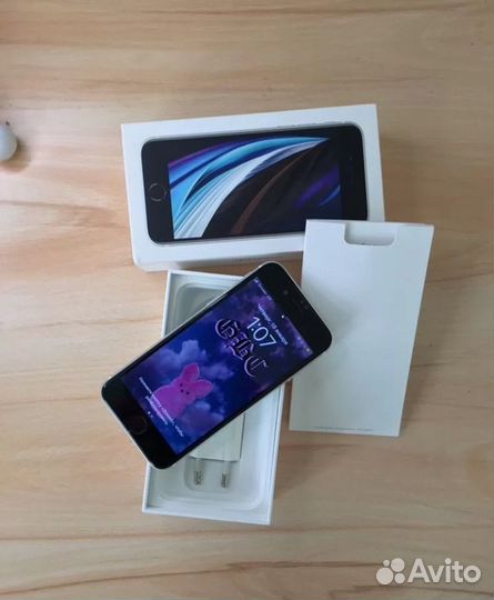 iPhone SE (2020), 64 ГБ