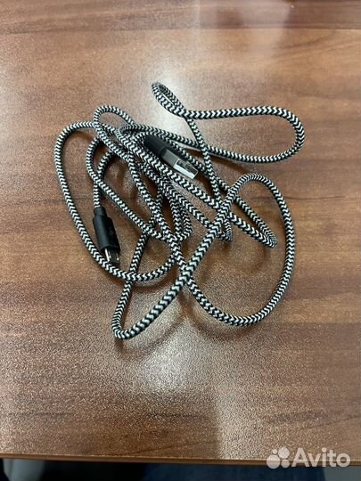 Магнитный авто держатель Neoline Fixit Qi M2