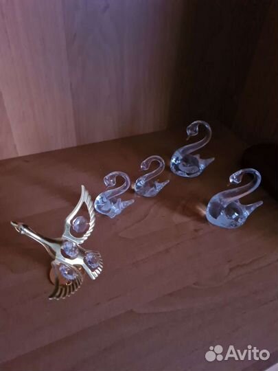 Статуэтки лебеди