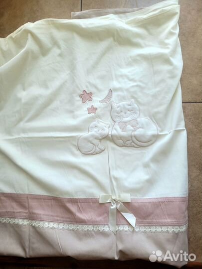 Бортики и комплект постельного белья для малыша