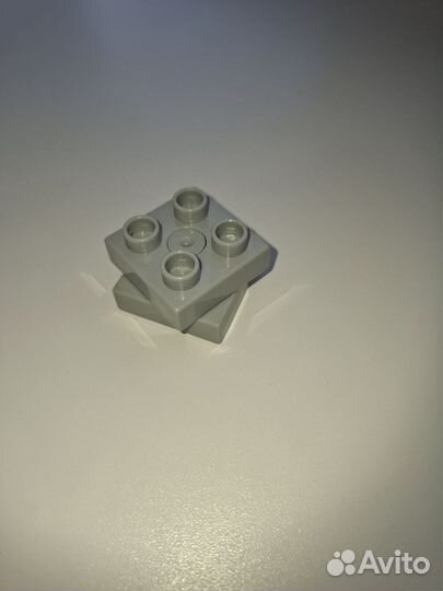 Запчасть от лего дупло пит-стоп