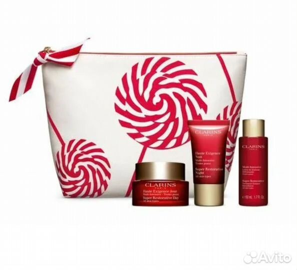 Косметичка clarins