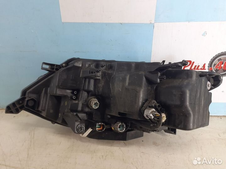 Фара правая Nissan x-trail T-32 оригинал