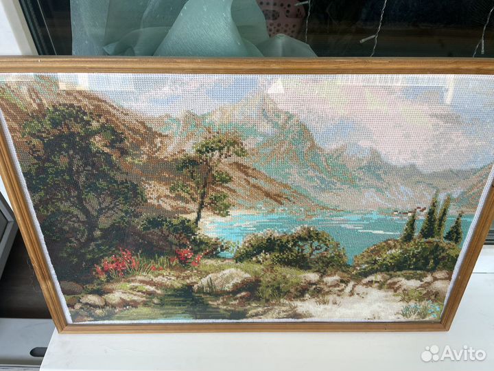 Картина вышитая