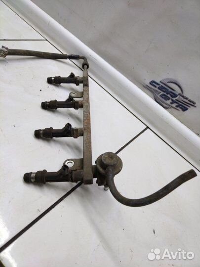 Топливная рампа с форсунками Chevrolet Lanos