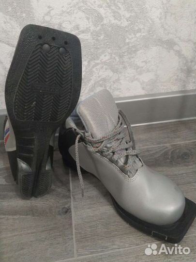 Лыжные ботинки