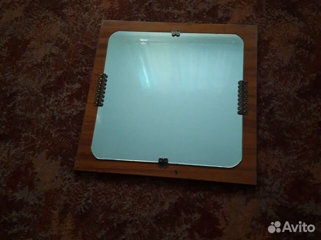 Зеркало 66 х 66