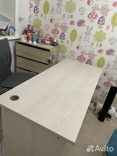 Стол письменный маникюрный бу