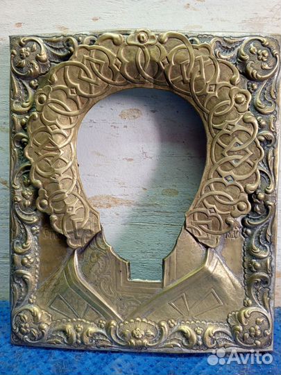 Старинные иконы. Оклад св. Николая чуд