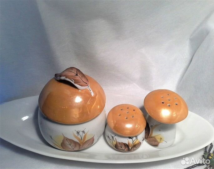 Солонка и перечница + сахарница фарфор