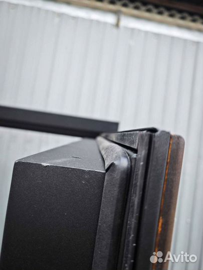 Дверь входная металлическая