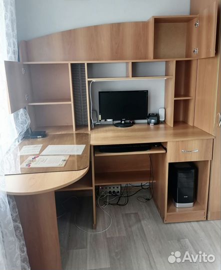 Компьютерный стол