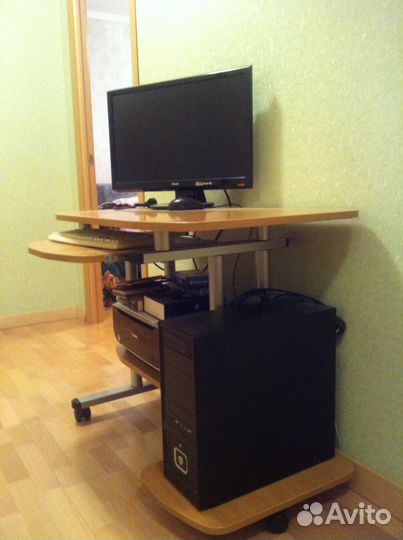 Компьютерный стол