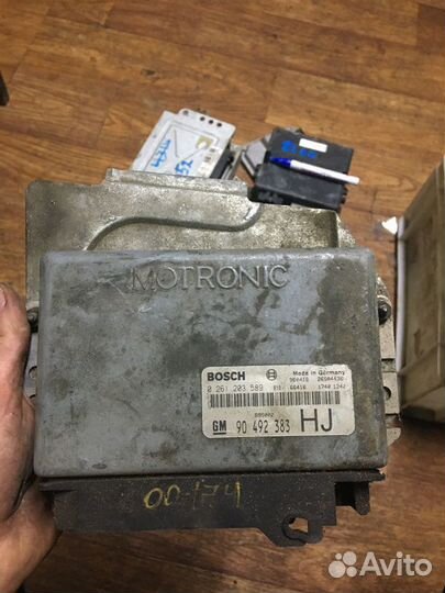 Блок управления двигателем Opel Omega