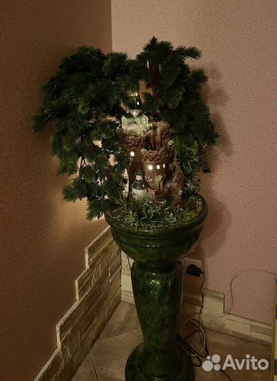 Декоративный фонтан с подсветкой