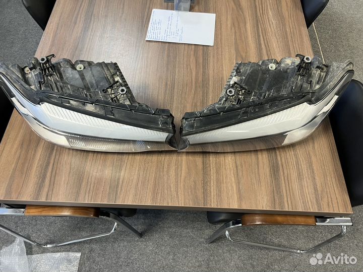 Фары в сборе без дефектов LED bmw g30 2020 год