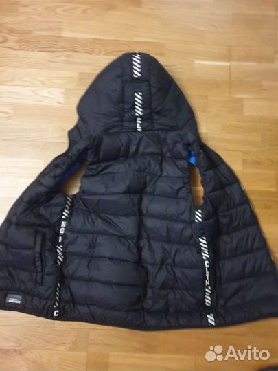 Жилетка мужская утепленная с капюшоном